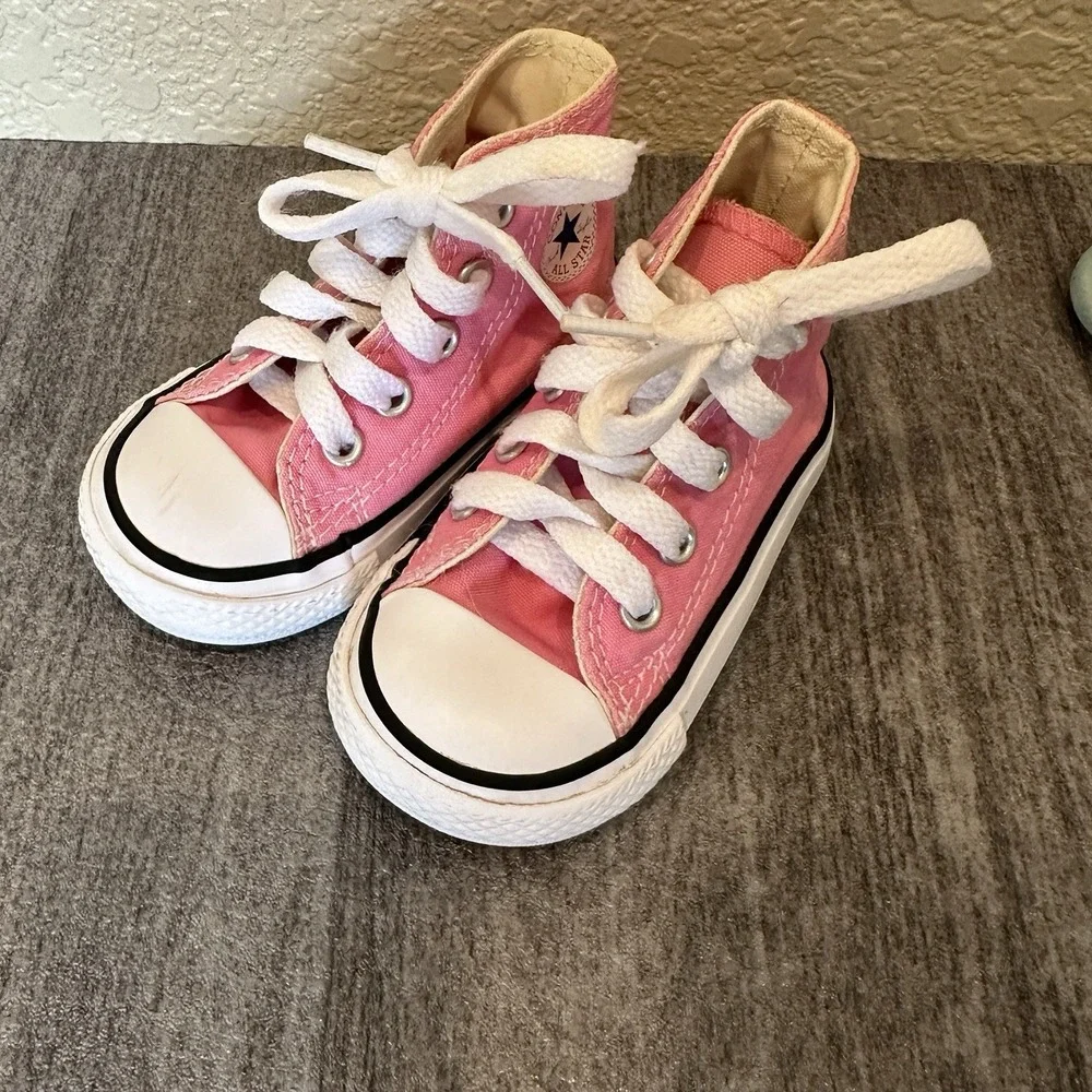Converse good preowned